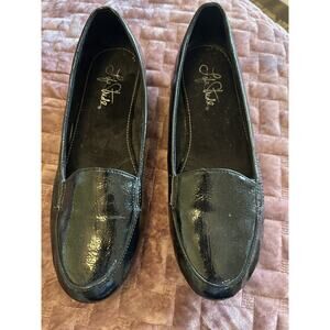 Life Stride Celestial Black Patent Leather Cushioned Slip On Flat Shoes Sz 9.5 M